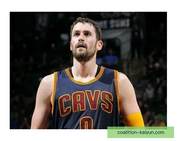 卡马文加国家队前景逐渐明朗，持续提升的状态备受关注